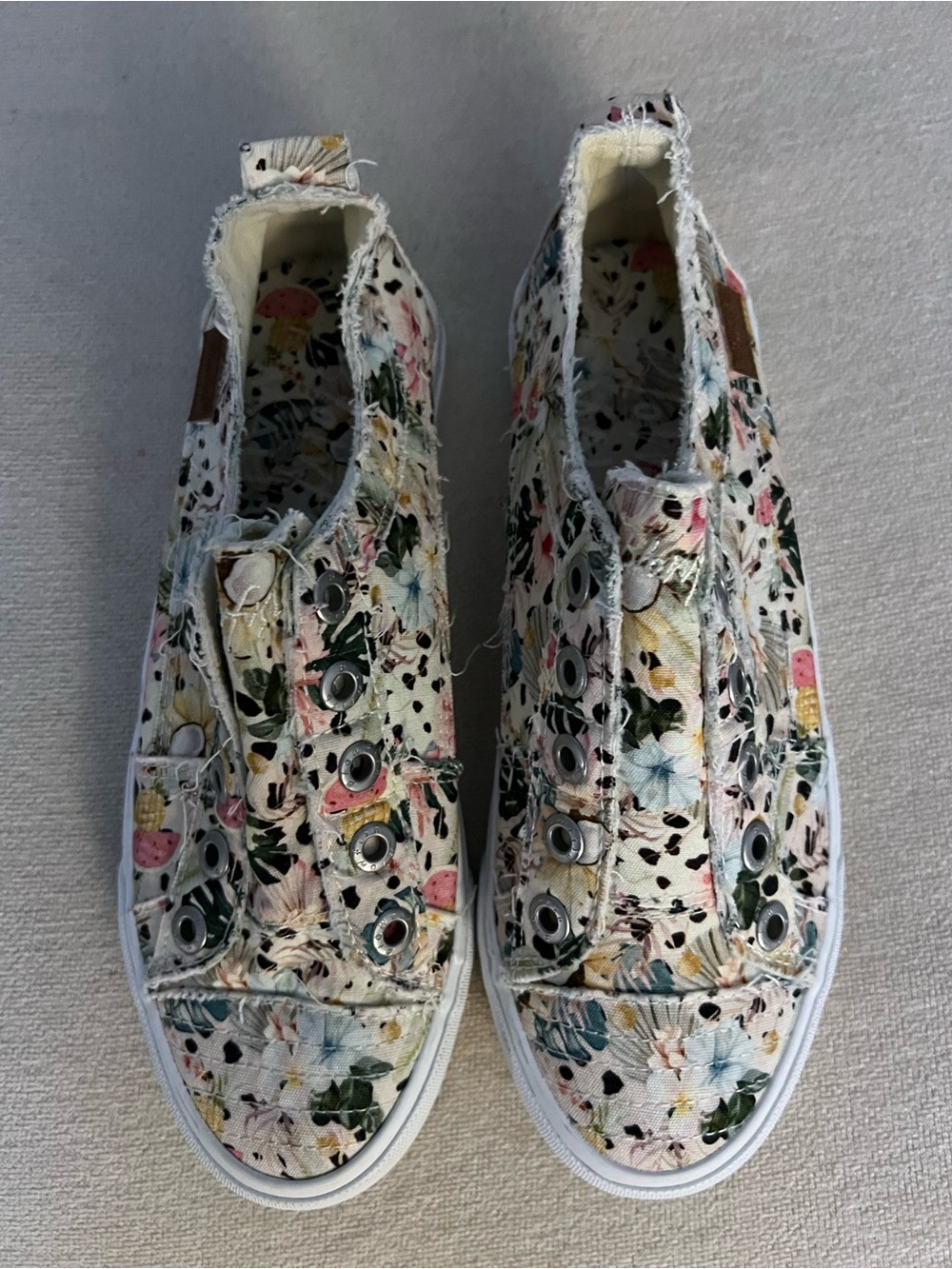 Blowfish Malibu Floral Slip On Sneakers, Size 8, like new!